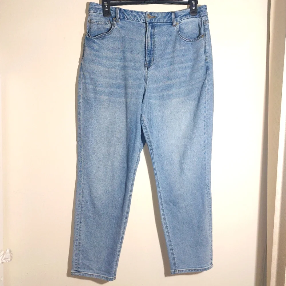 American Eagle Outfitters High Rise Blue Jeans - Picture 6 of 14